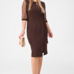 brazowa-sukienka-z-rozcieciem-plus-size (1)