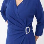 chabrowa-sukienka-kopertowa-midi-plus-size-z-marszczeniem (3)
