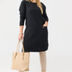 Sweter tunika dla puszystych z kieszeniami czarny 44-50