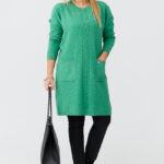 Sweter tunika dla puszystych z kieszeniami zielony 44-50