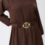 klasyczna-sukienka-damska-XXL-brązowa (4)