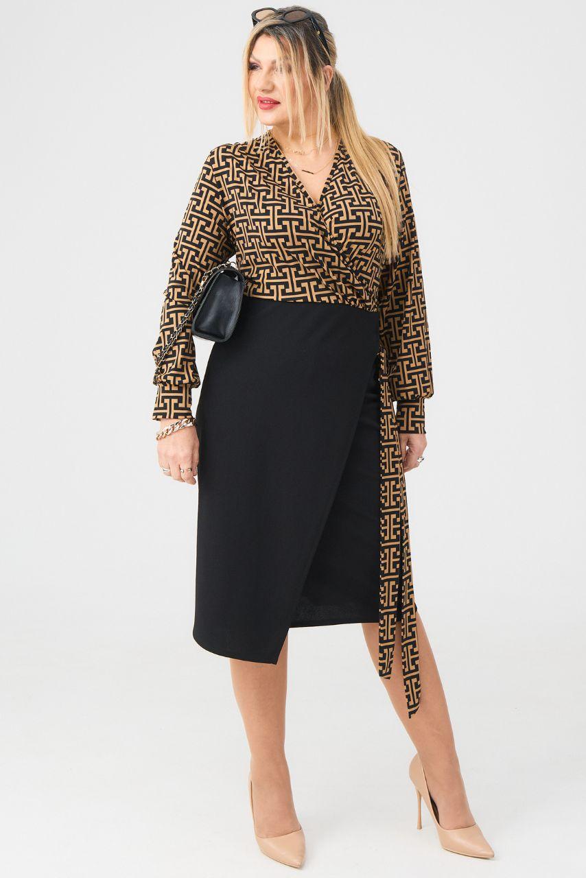 Sukienka wizytowa kopertowa XXL czarno-beżowa – moda dla puszystych kobiet