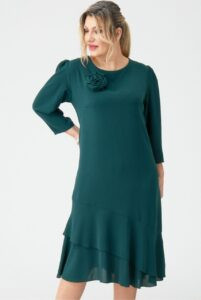 Zielona sukienka wyszczuplająca plus size wizytowa z falbaną 44-52