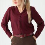 Bluzka z falbanką na dekolcie bordowa