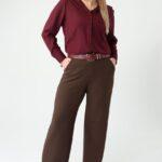 Bluzka z falbanką na dekolcie bordowa (4)