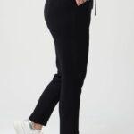 Czarne spodnie dresowe dla puszystych pań (3)