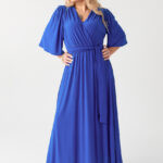 Błyszcząca wieczorowa sukienka plus size maxi chabrowa 44-52