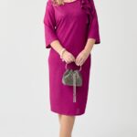 sukienka-blyszczaca-plus-size-z-falbana-amarantowa (5)