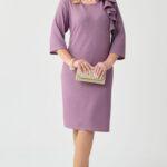 sukienka-blyszczaca-plus-size-z-falbana-wrzosowa (5)