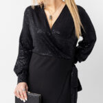 sukienka-cekinowa-plus-size-midi-czarna (6)