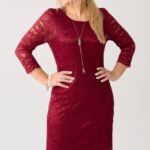 sukienka-koronkowa-plus-size-bordowa