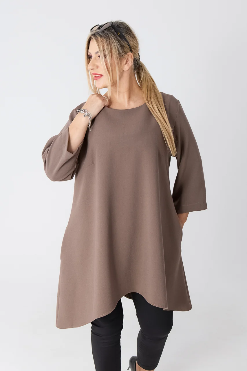 Asymetryczna tunika damska plus size z kieszeniami