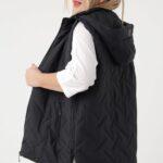 kamizelka-pikowana-damska-plus-size-z-kapturem-czarna (2)