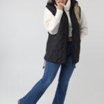 kamizelka-pikowana-damska-plus-size-z-kapturem-czarna (6)