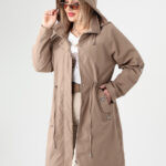 Brązowa-cienka-kurtka-parka-plus-size-przejściowa-elegancka (4)