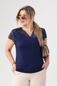 Elegancka bluzka z koronką plus size krótki rękaw granatowa 44-54
