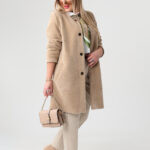 Przejściowy elegancki płaszcz damski plus size z błyszczącą nitką 44-56