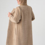 Przejściowy-elegancki-płaszcz-damski-plus-size-z-błyszczącą-nitką-44-56 (2)