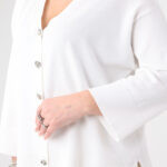 Sweterek-damski-plus-size-zapinany-na-guziki-biały (3)