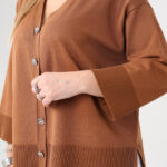 Sweterek-damski-plus-size-zapinany-na-guziki-brązowy (5)
