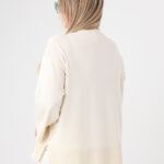 Sweterek-damski-plus-size-zapinany-na-guziki-kremowy (2)