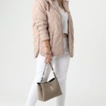 Beżowa kurtka przejściowa damska plus size z odpinanym kapturem 42-52