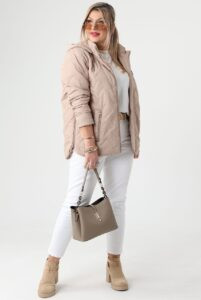 Beżowa kurtka przejściowa damska plus size z odpinanym kapturem 42-52