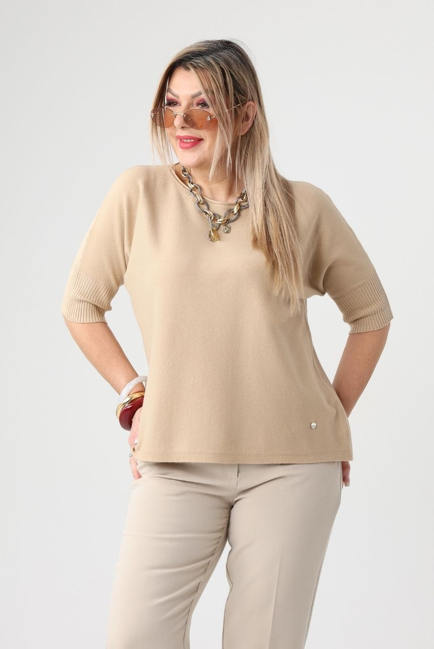 Sweterek dla puszystych beżowy krótki rękaw