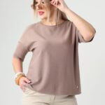 brazowy-sweterek-plus-size-z-krotkim-rekawem (4)