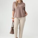brazowy-sweterek-plus-size-z-krotkim-rekawem (5)
