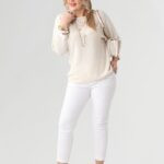 cienki-sweter-damski-plus-size-kremowy (5)