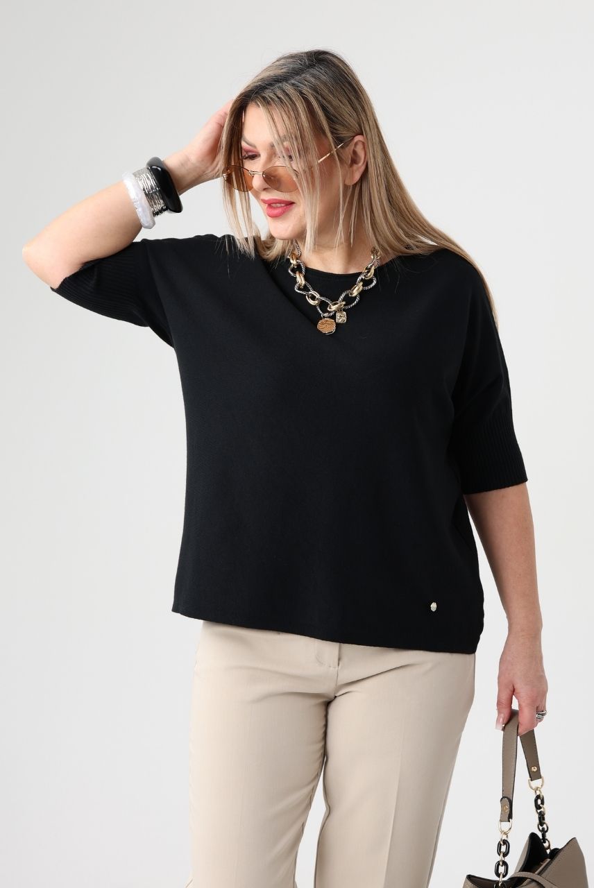 Sweterek dla puszystych czarny krótki rękaw