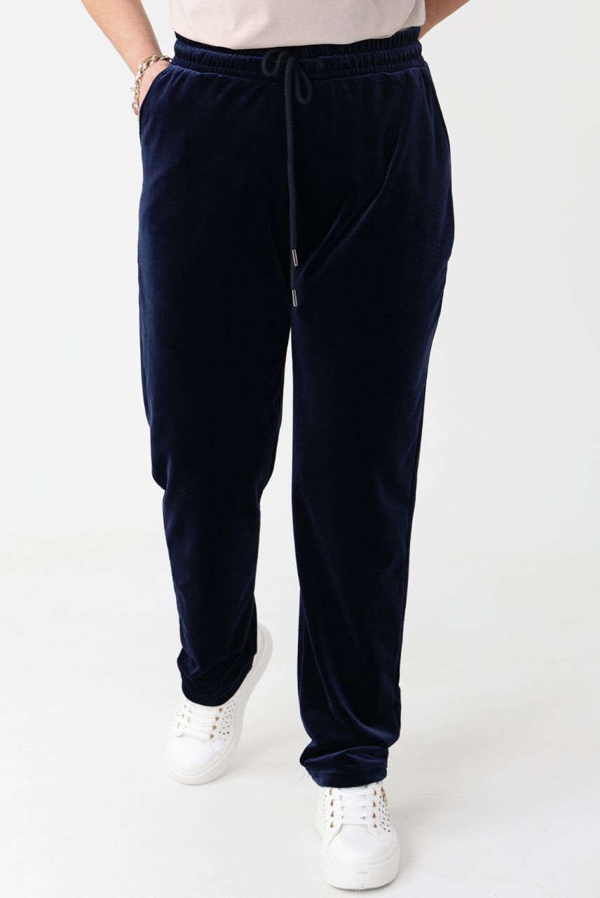 Granatowe dresy damskie plus size – spodnie dla puszystych kobiet