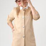 elegancki-zamszowy-plaszcz-damski-plus-size-bezowy (3)
