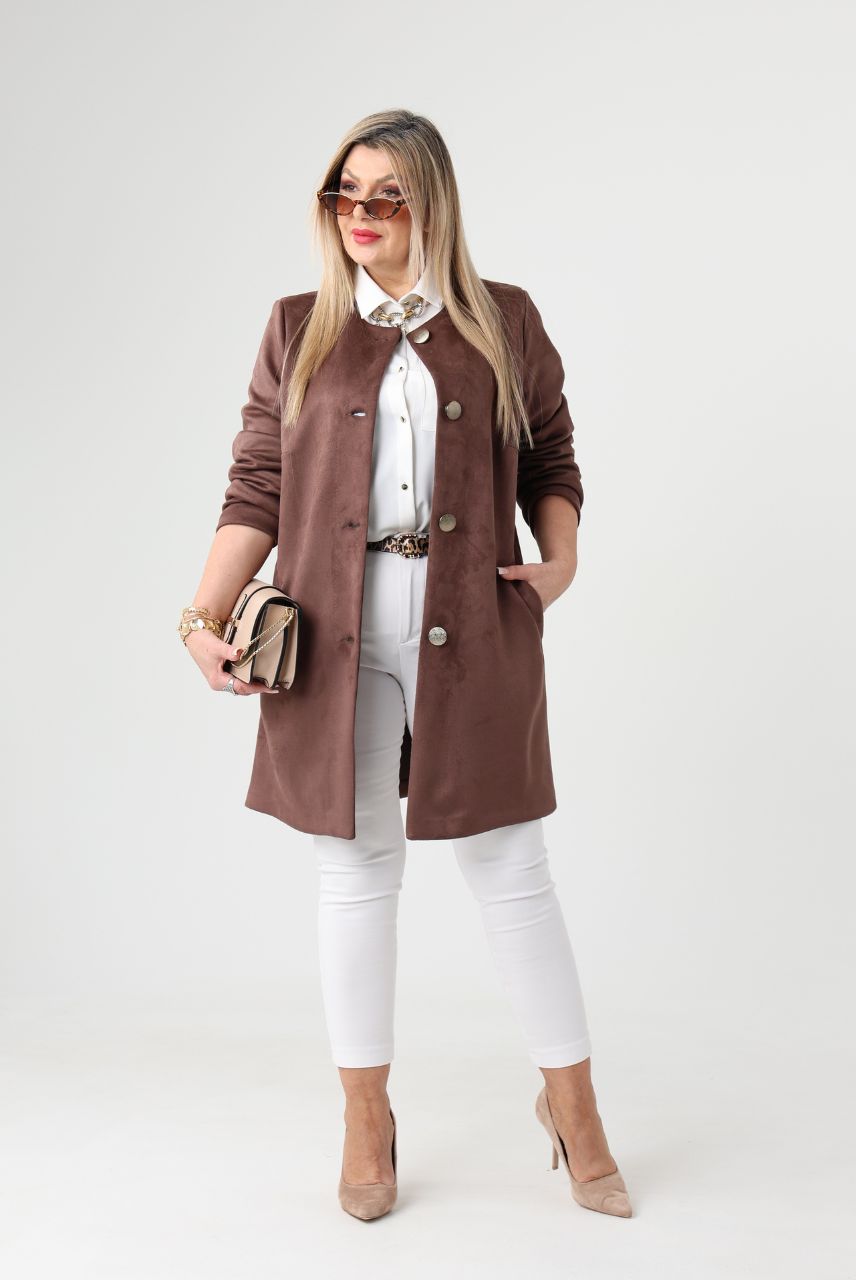 Brązowy płaszcz damski duże rozmiary – fason plus size