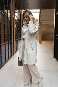 Kremowa cienka kurtka parka plus size przejściowa 42-52