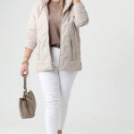 kremowa-kurtka-przejściowa-damska-plus-size-z-odpinanym-kapturem-42-52 (6)