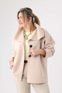 Kremowa narzutka damska plus size na guziki 42-50