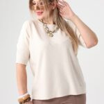 Sweterek dla puszystych kremowy krótki rękaw