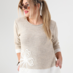 lniany-sweterek-plus-size-z-kwiatkiem-bezowy (4)