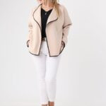 Beżowa narzutka plus size elegancka