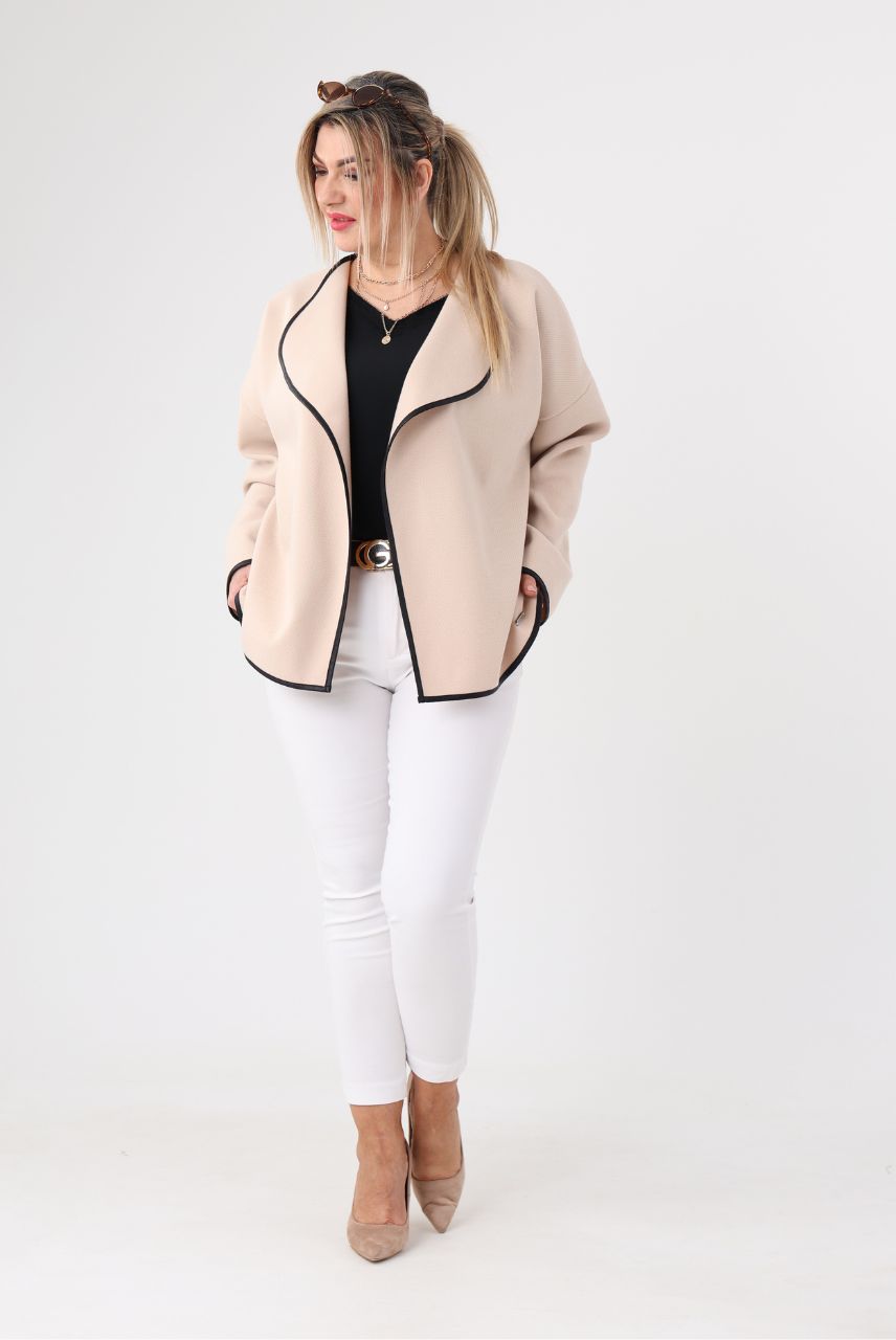Beżowa narzutka plus size elegancka