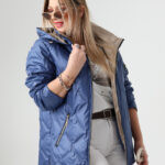 Niebieska kurtka damska przejściowa plus size z odpinanym kapturem 42-50