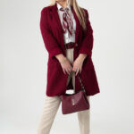 Wiosenny płaszcz dla puszystych bordowy