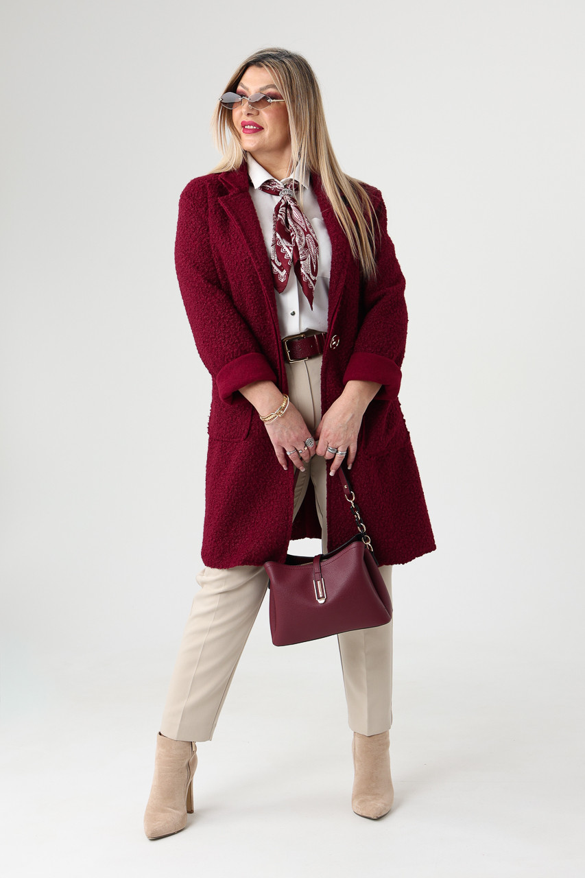 Wiosenny płaszcz dla puszystych bordowy