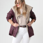 śliwkowa-kurtka-damska-przejściowa-plus-size-z-odpinanym-kapturem-42-50 (7)