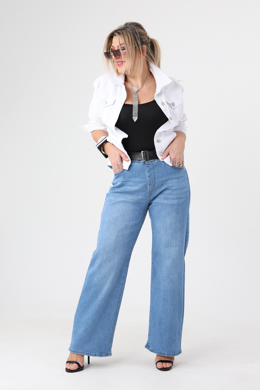 niebieskie jeansy dla puszystych