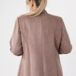 zamszowa-narzutka-damska-plus-size-jasny-braz (3)