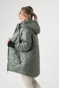 Zielona kurtka przejściowa damska plus size ze ściągaczami przy rękawach 42-50