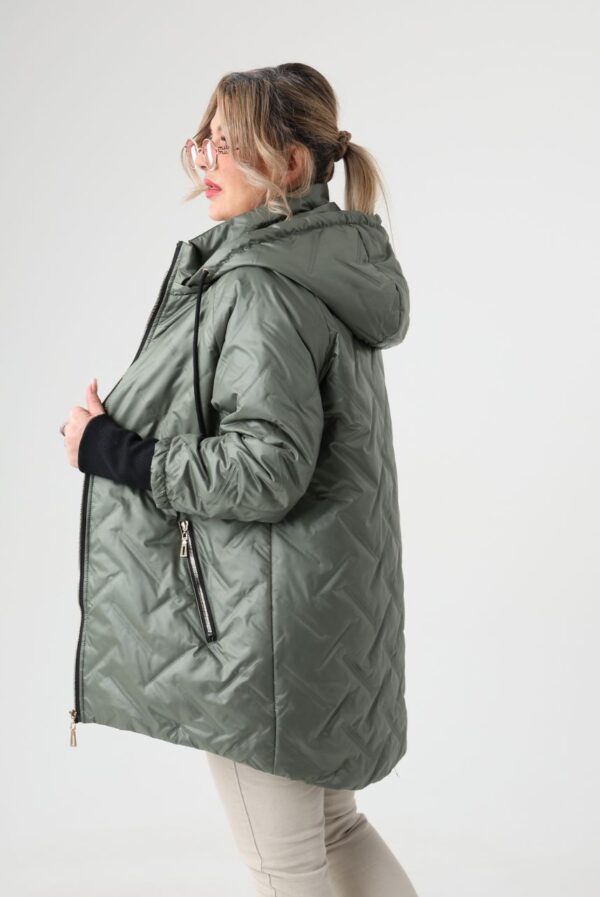Zielona kurtka przejściowa damska plus size ze ściągaczami przy rękawach 42-50